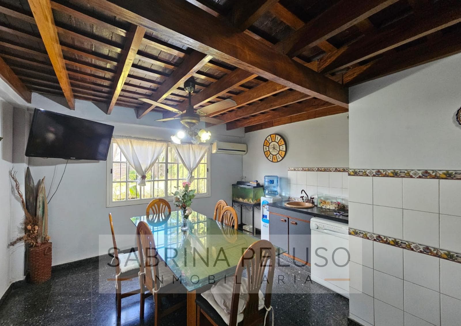 House for SALE located in downtown Moreno