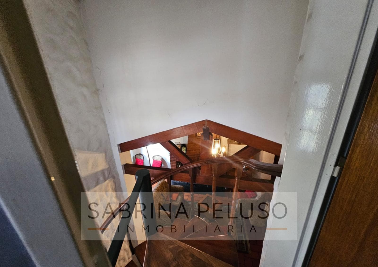 House for SALE located in downtown Moreno