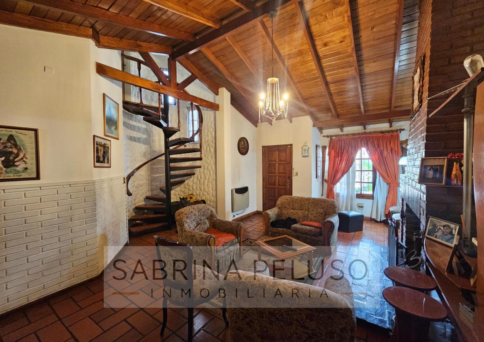 House for SALE located in downtown Moreno