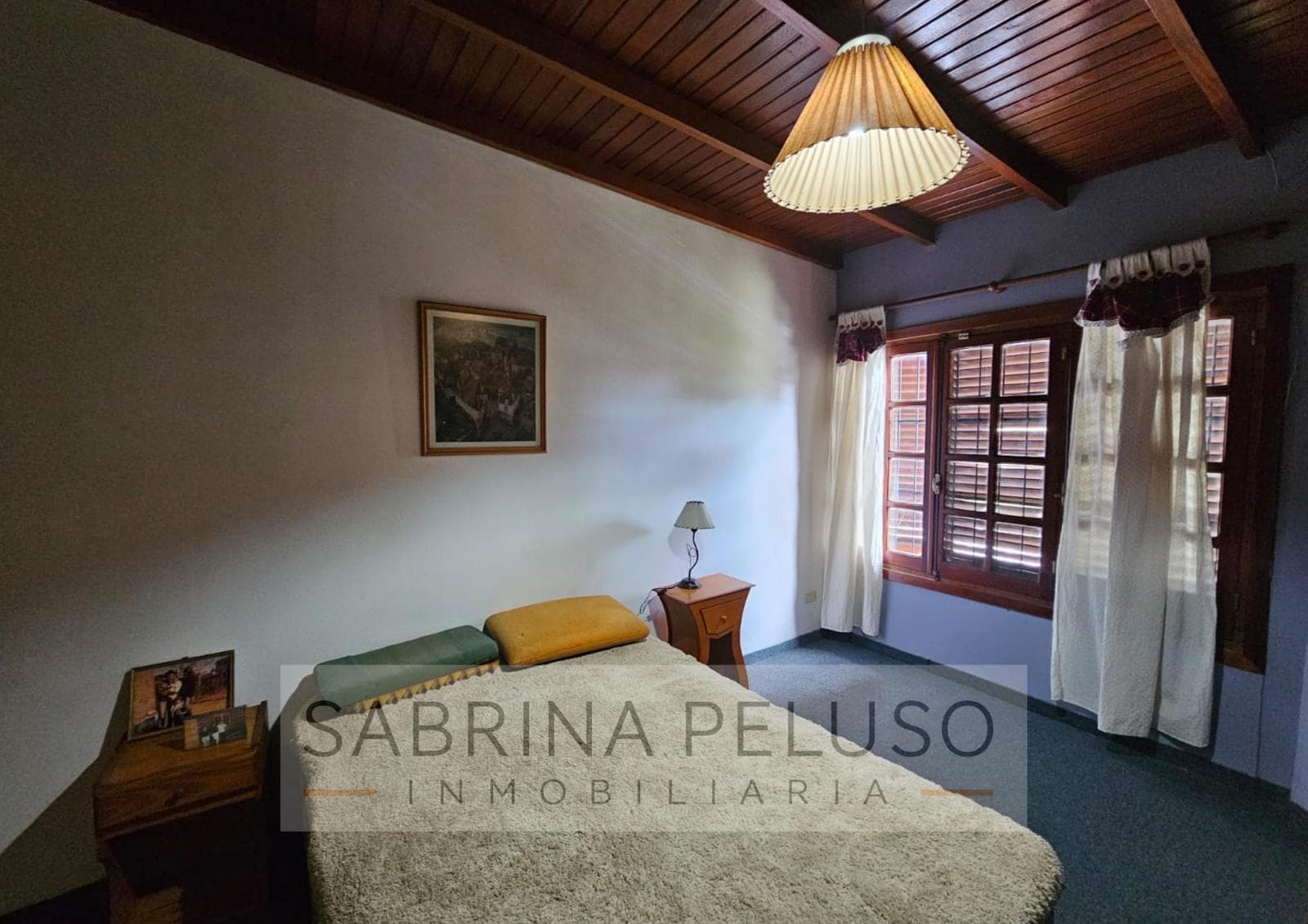 House for SALE located in downtown Moreno