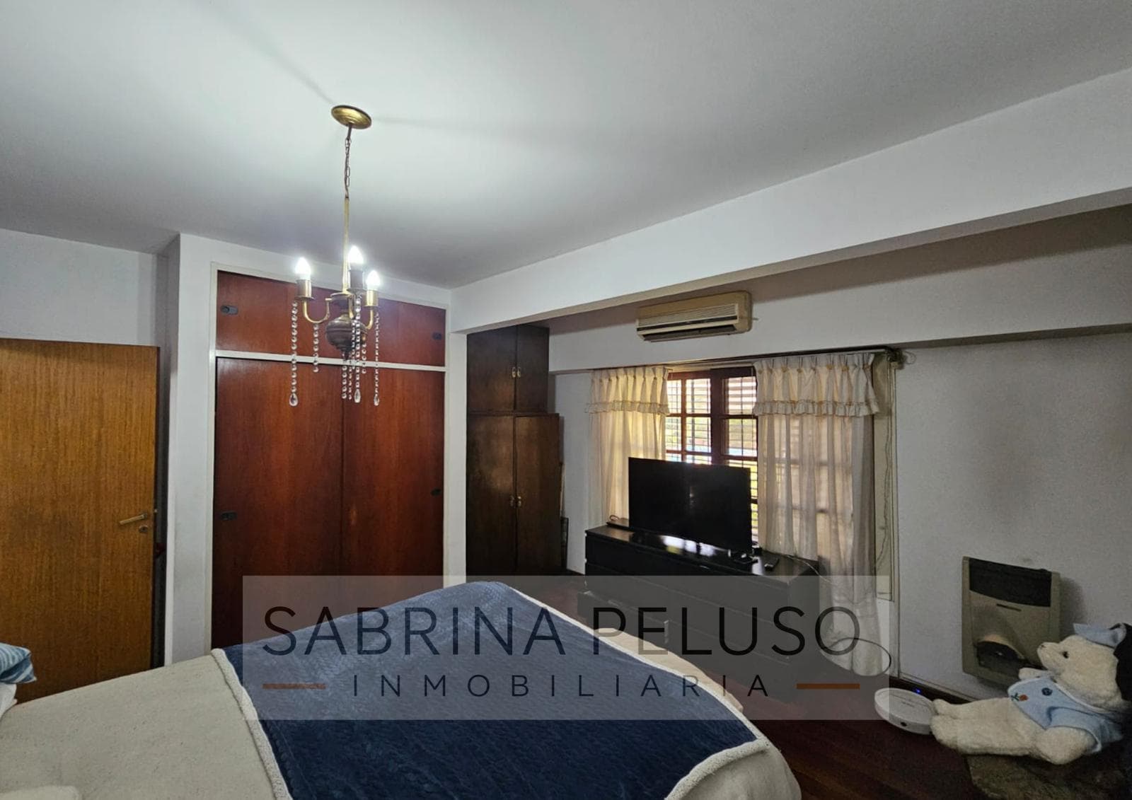 House for SALE located in downtown Moreno
