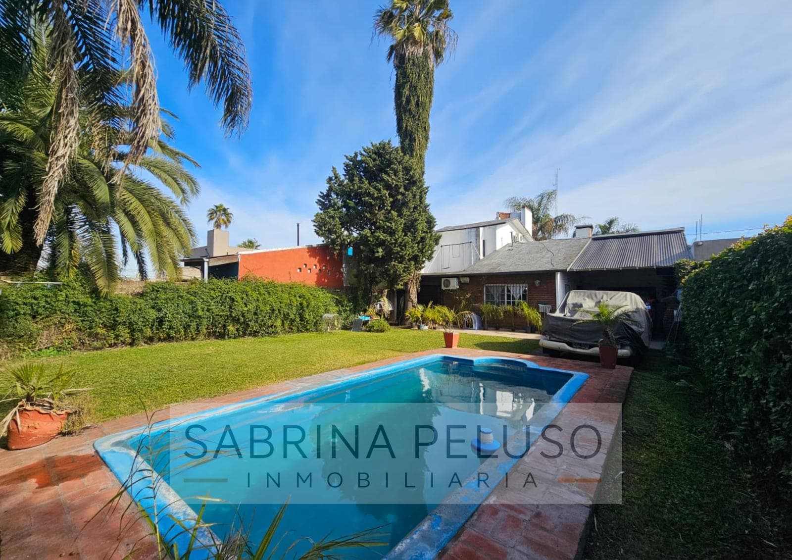 House for SALE located in downtown Moreno