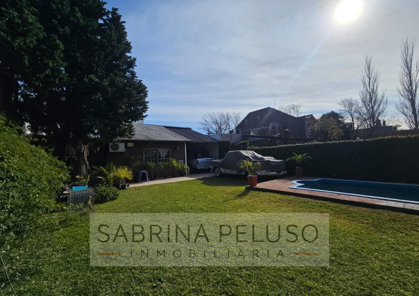 House for SALE located in downtown Moreno