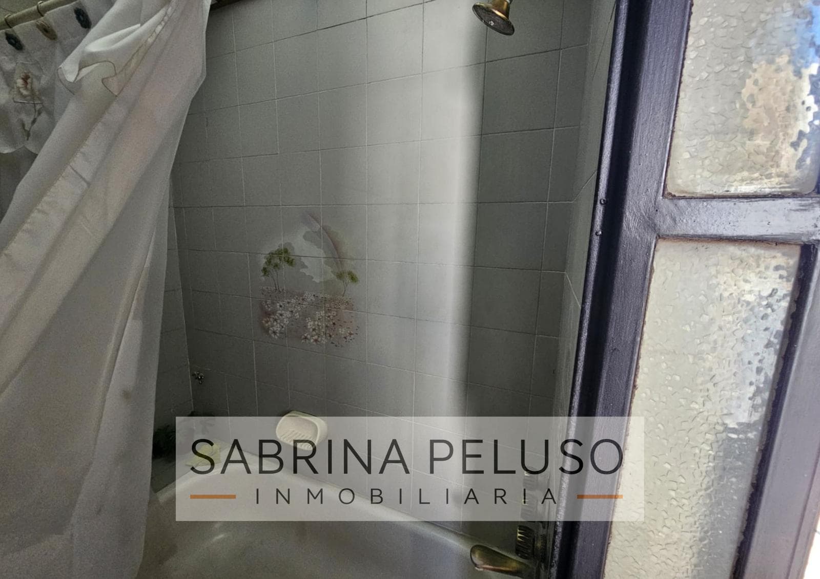 House for SALE located in downtown Moreno