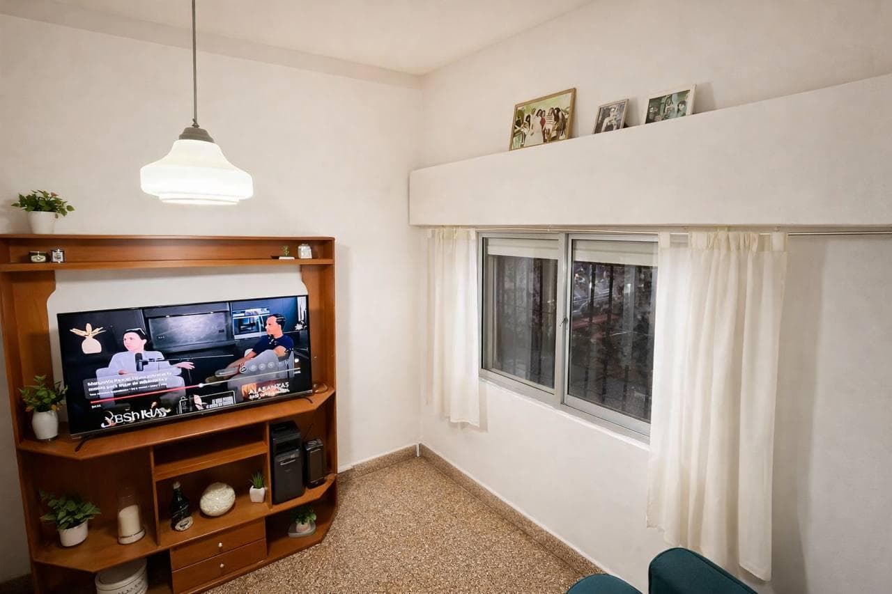 HOUSE FOR SALE: 3 BEDROOMS, GARAGE, QUALIFIES FOR A LOAN