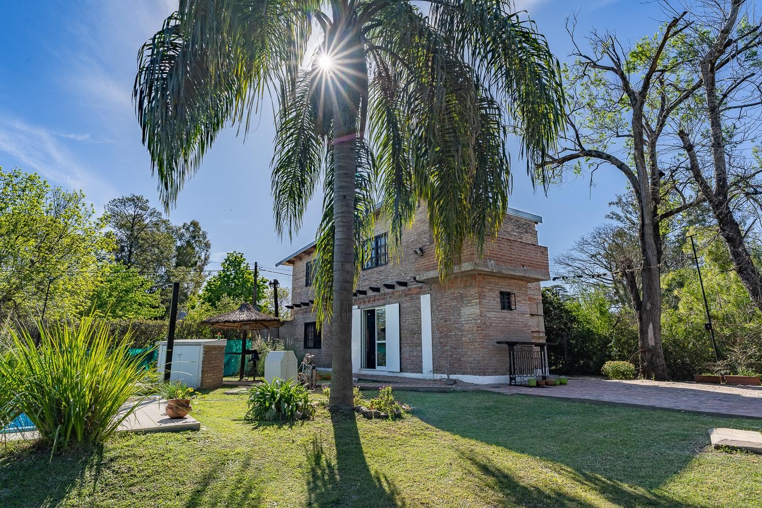 FOR SALE - 2-bedroom house with a pool - Oliveros, Santa Fe.