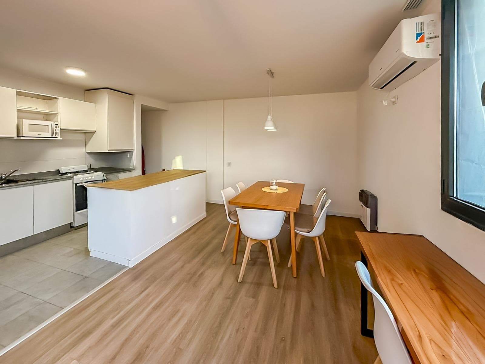 FOR SALE - 2-bedroom apartment with garage. Pilay Condominiums. Palos Verdes, Fisherton.
