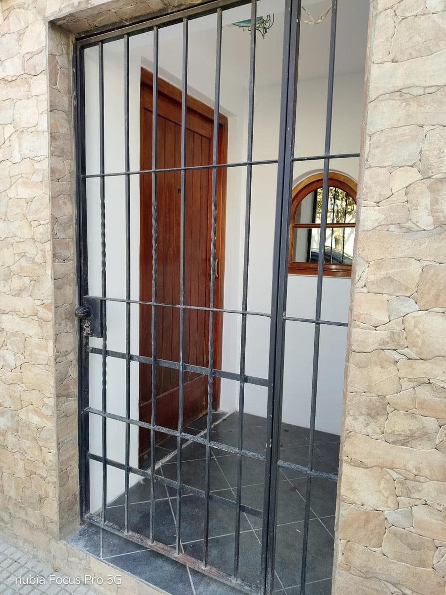 PH for sale in Monte Castro 3 with