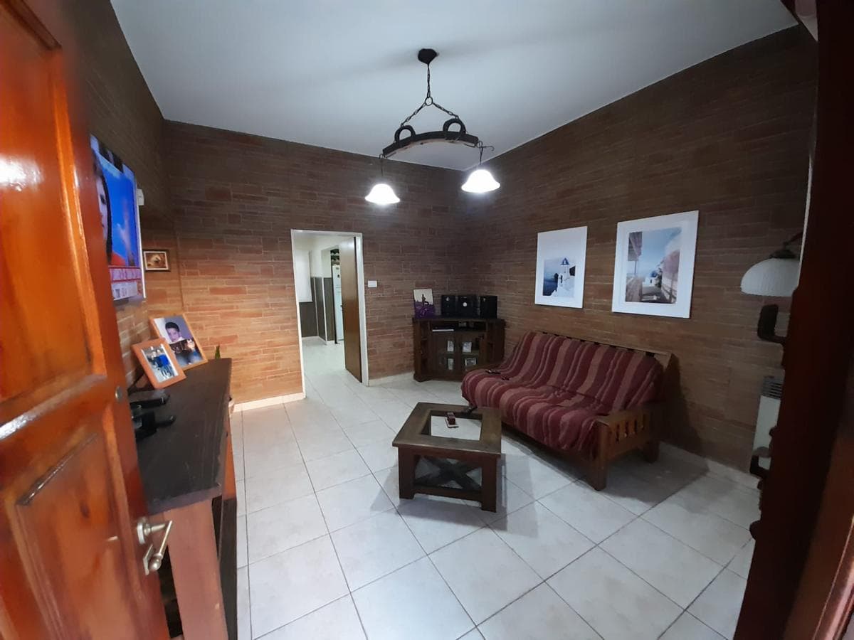 For Sale/Trade: 3-room house with 3 parking spaces in Don Bosco.