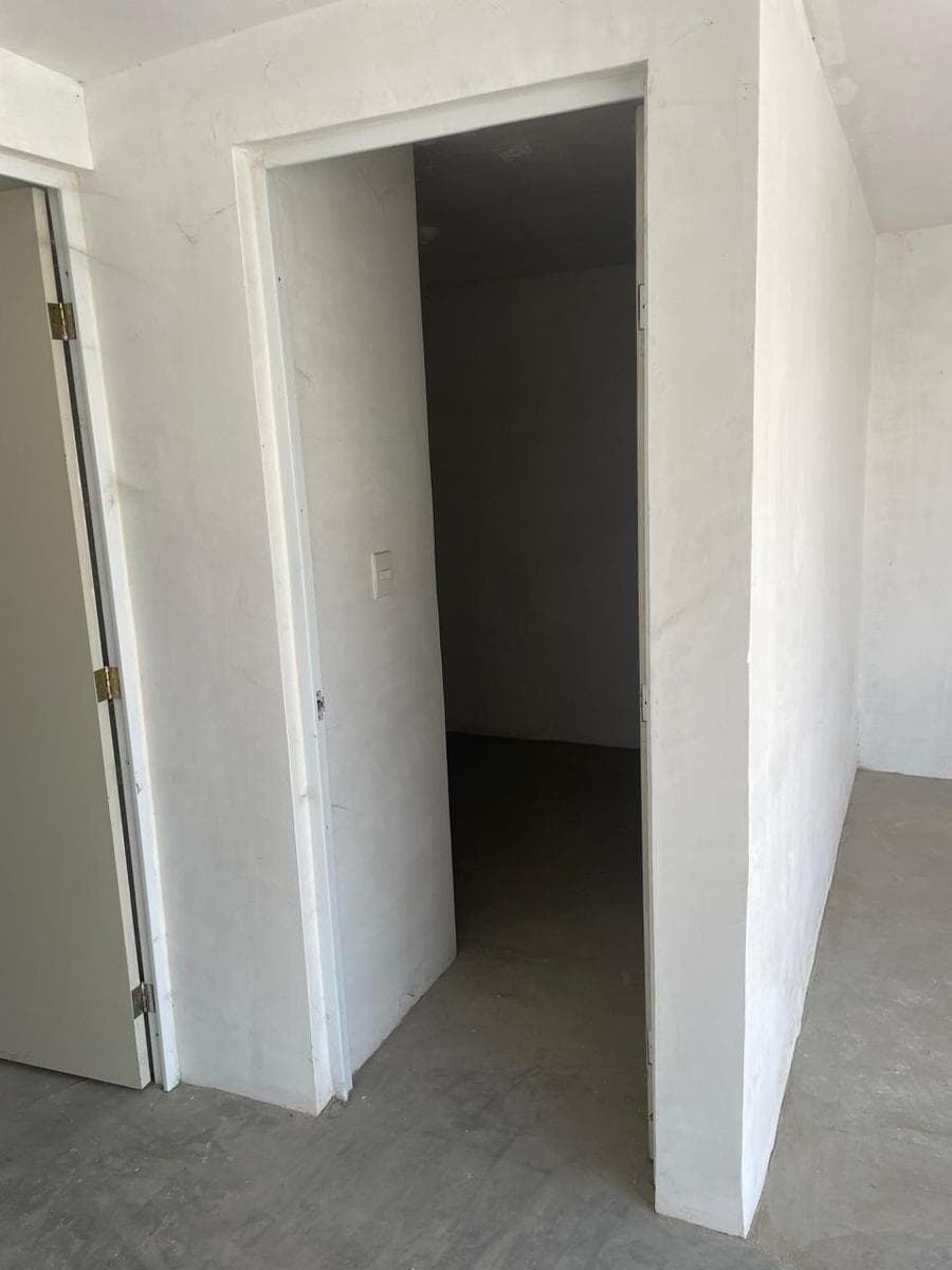 COMMERCIAL SPACE AND 1 UPPER-FLOOR APARTMENT FOR SALE IN JUÁREZ, N.L.