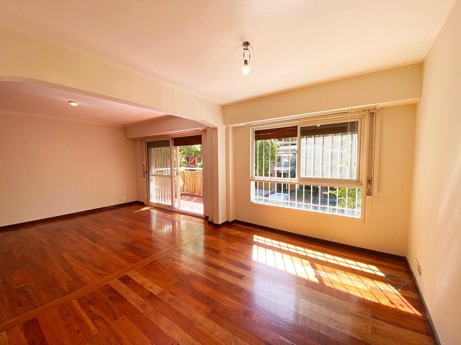 Beautiful 4-room apartment for sale with a garage