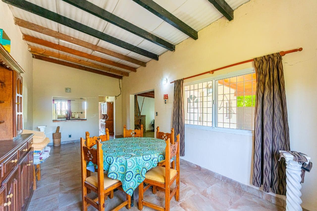 FOR SALE - 2-bedroom house with barbecue area and pool - Villa Elvira neighborhood, Timbúes, San Lorenzo.