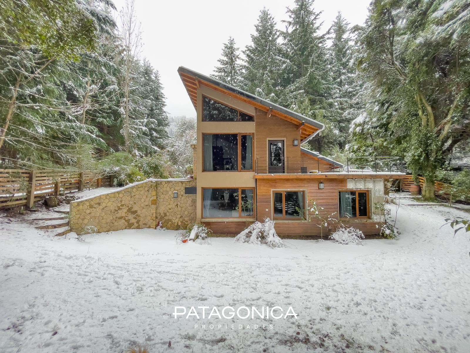 FOR SALE: Top-quality 5-room house with 200 m² of floor space in Manzano, Villa La Angostura