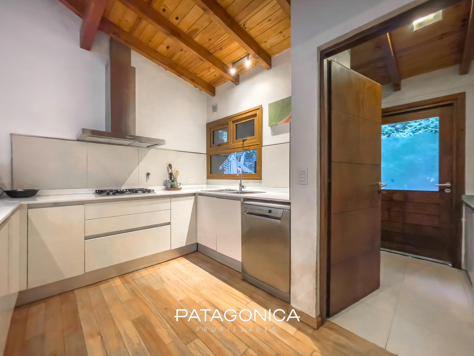 FOR SALE: Top-quality 5-room house with 200 m² of floor space in Manzano, Villa La Angostura