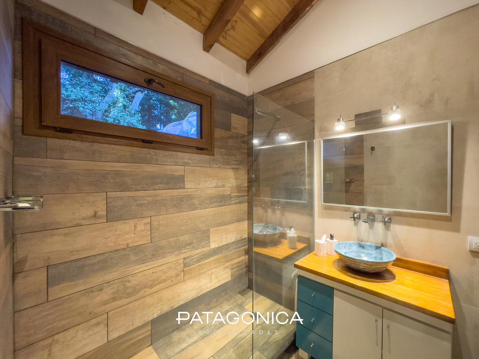 FOR SALE: Top-quality 5-room house with 200 m² of floor space in Manzano, Villa La Angostura
