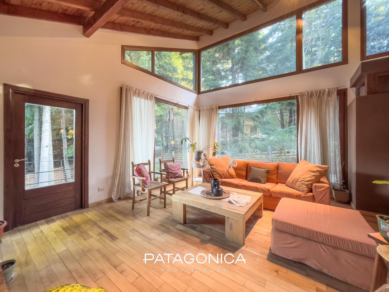 FOR SALE: Top-quality 5-room house with 200 m² of floor space in Manzano, Villa La Angostura