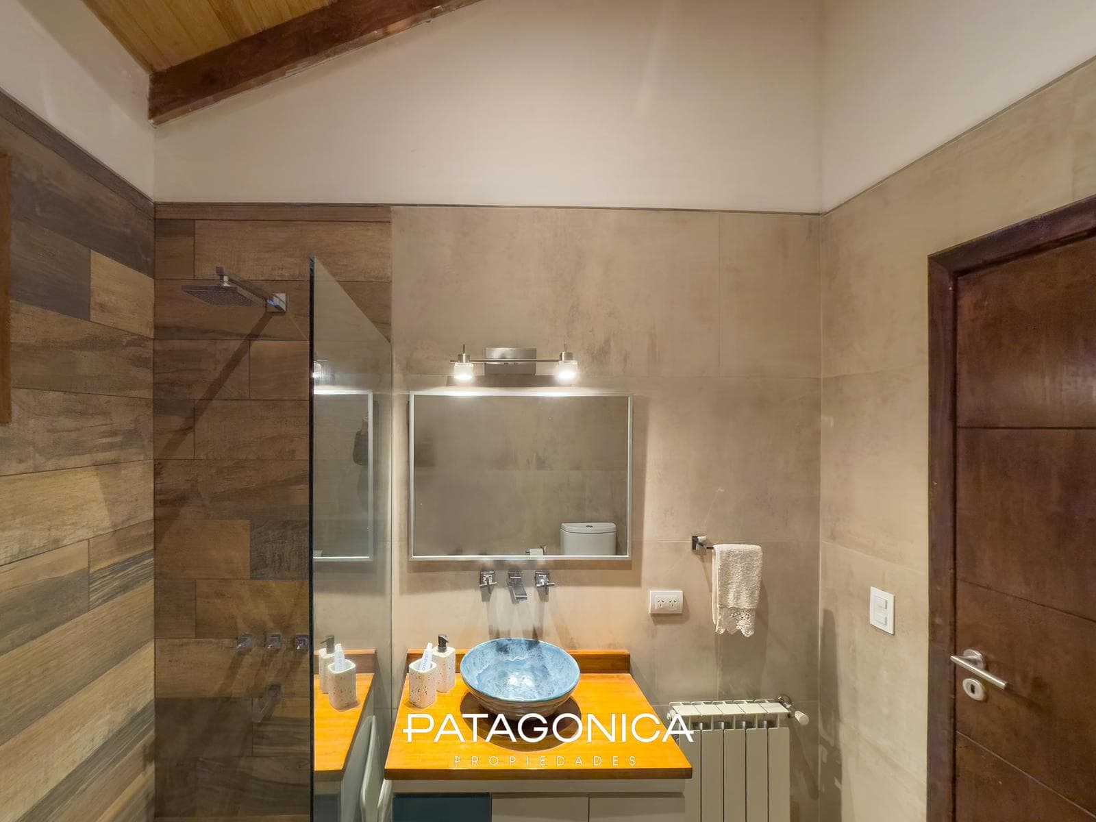 FOR SALE: Top-quality 5-room house with 200 m² of floor space in Manzano, Villa La Angostura