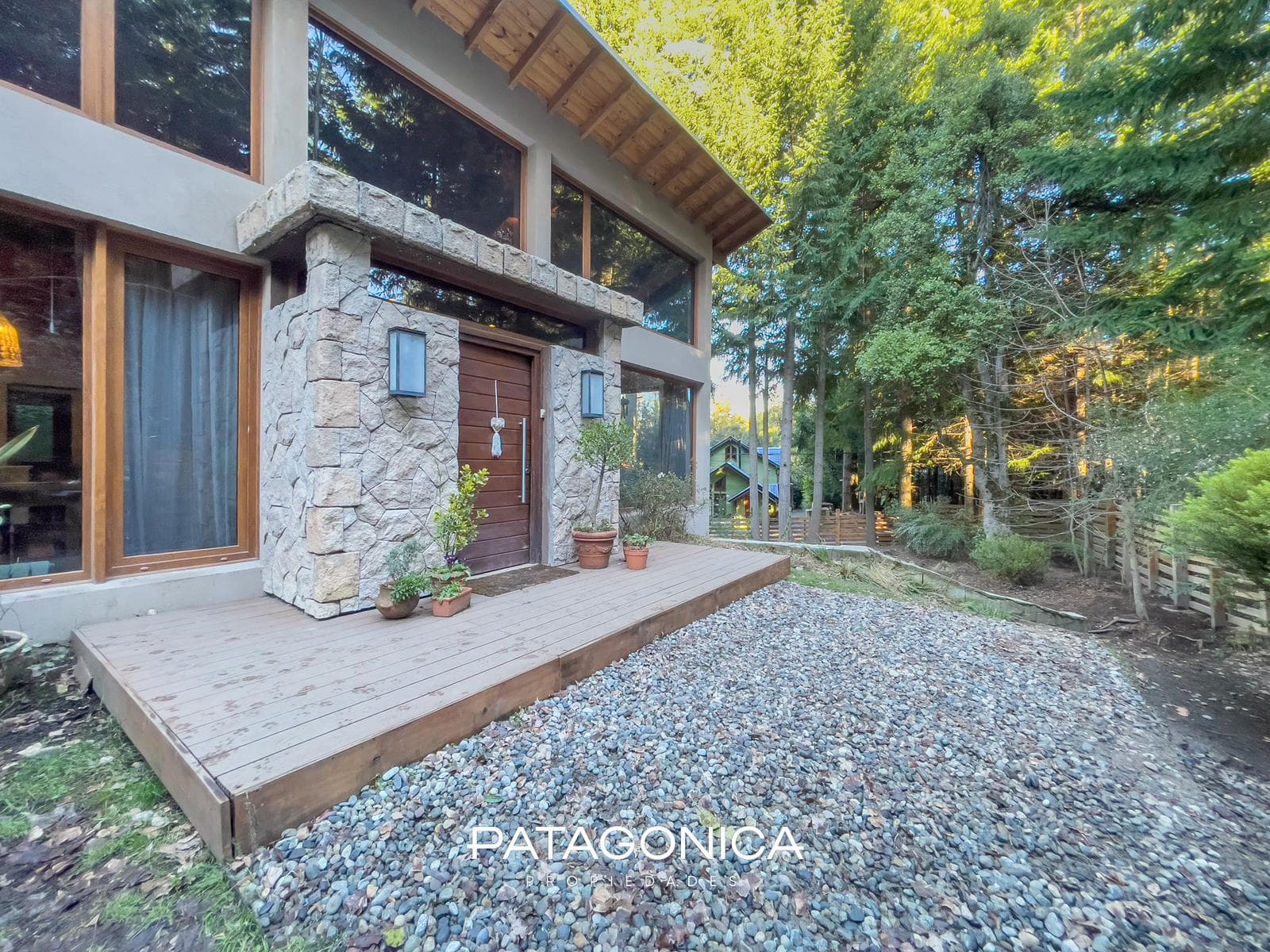 FOR SALE: Top-quality 5-room house with 200 m² of floor space in Manzano, Villa La Angostura