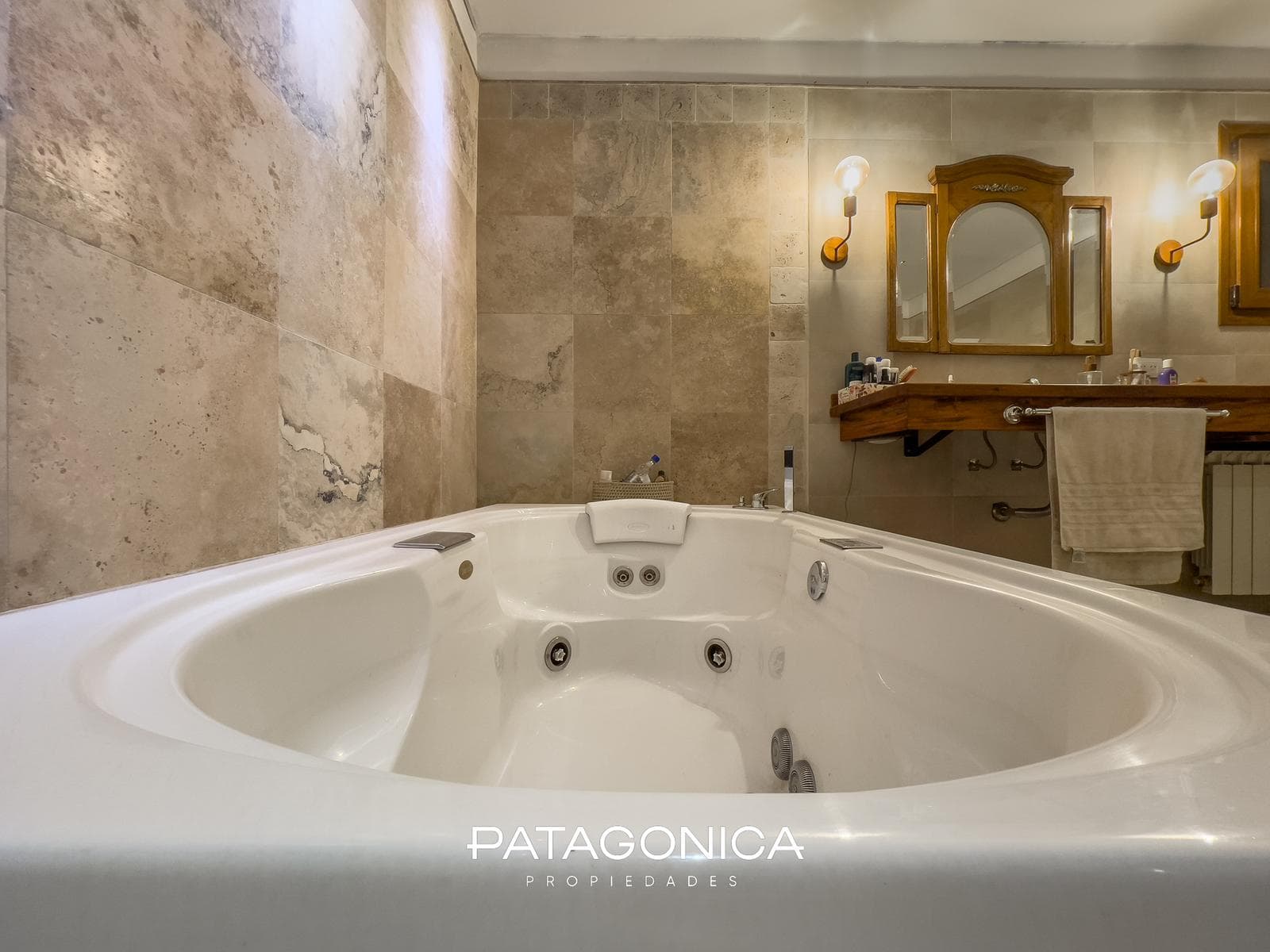 FOR SALE: Top-quality 5-room house with 200 m² of floor space in Manzano, Villa La Angostura