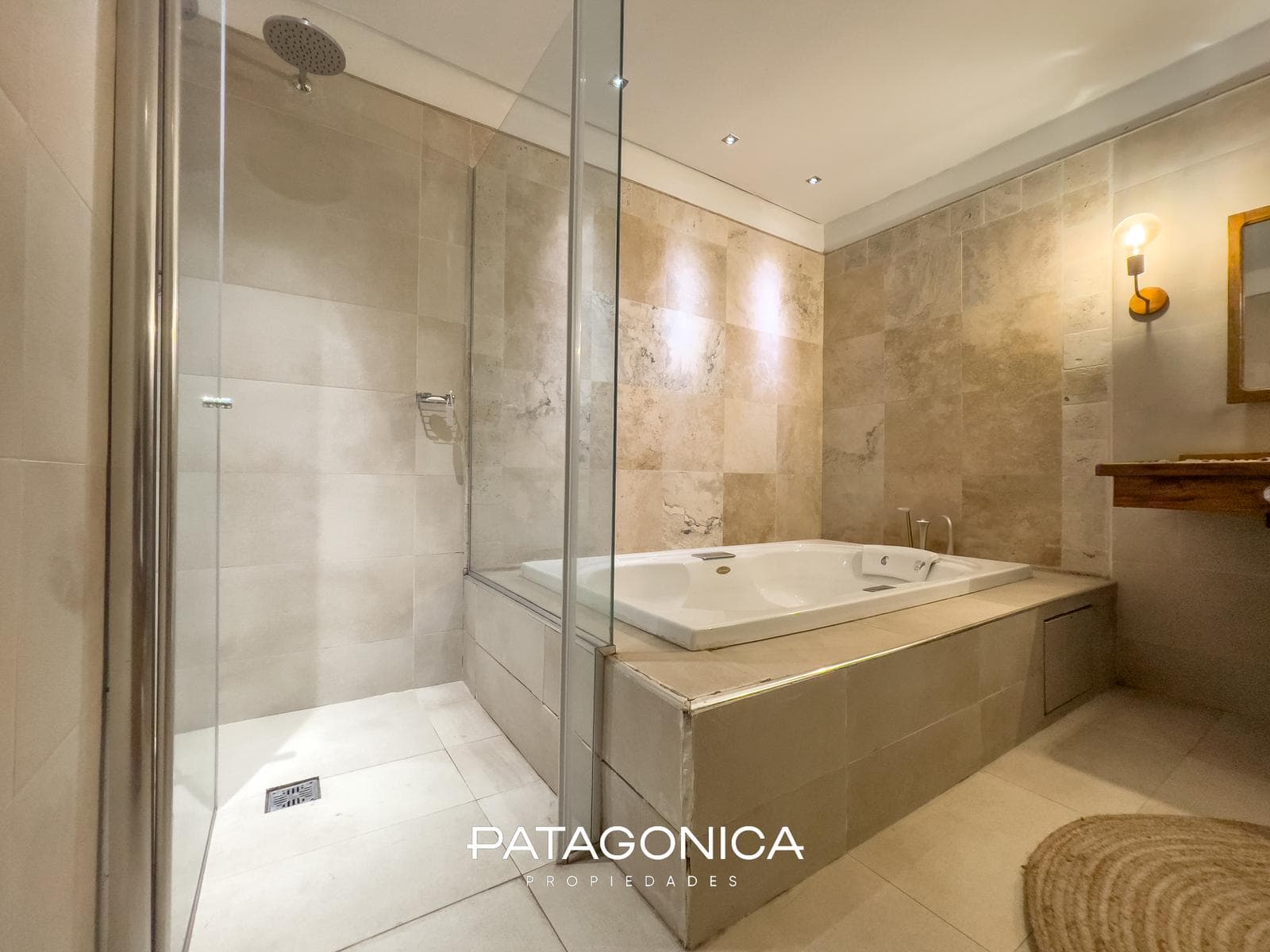 FOR SALE: Top-quality 5-room house with 200 m² of floor space in Manzano, Villa La Angostura