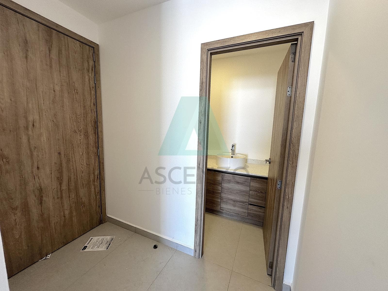 Great Opportunity!! Apartment for Sale in Torre Río, Armmal