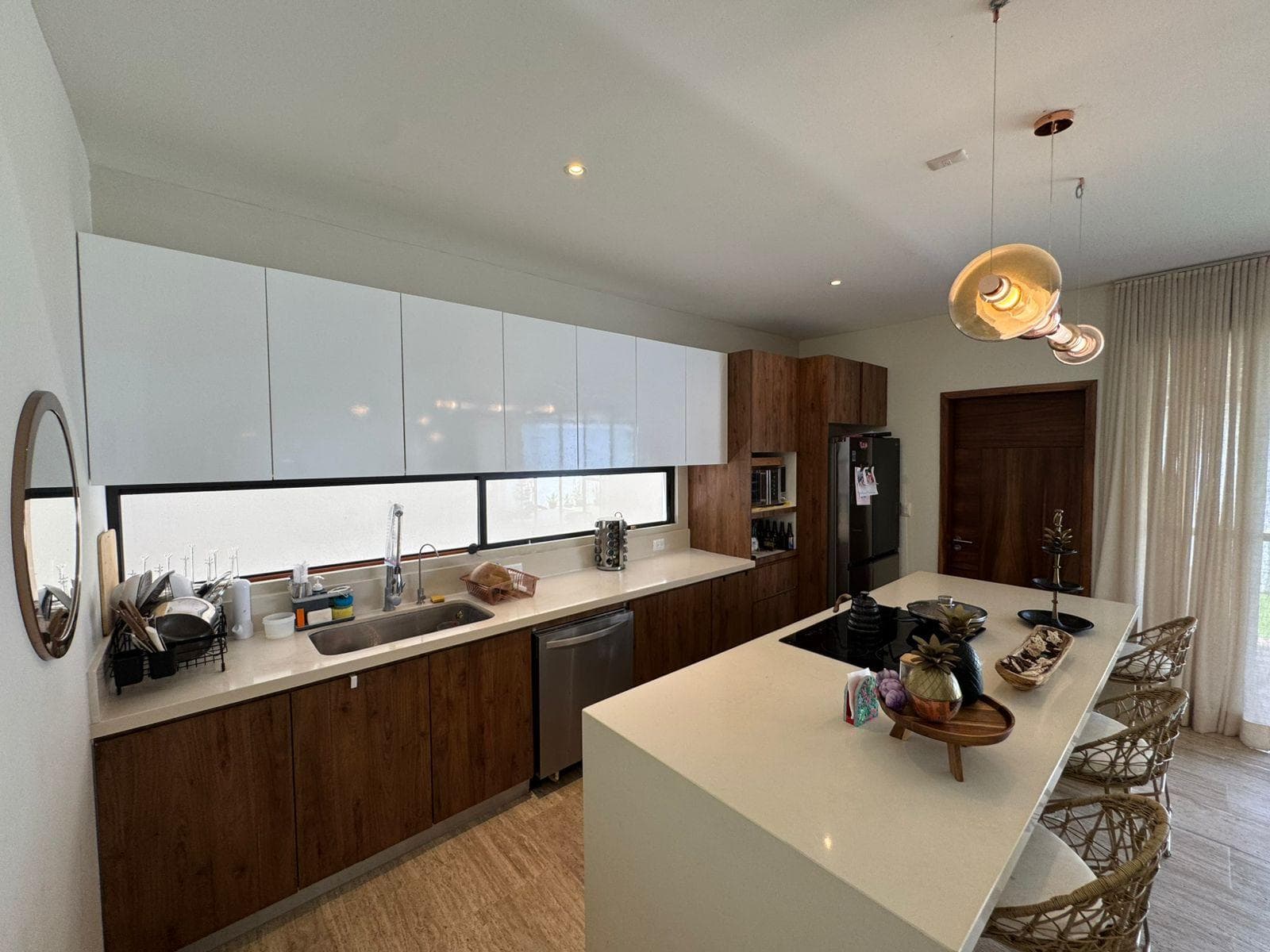 4-BEDROOM HOUSE FOR SALE, 6 MINUTES FROM THE BEACH