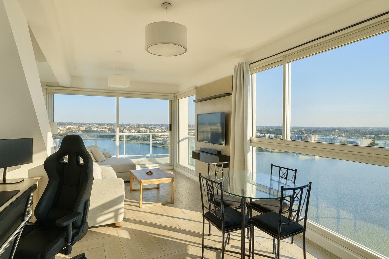 3-room apartment for sale in Islas Del Golf, Nordelta. Private terrace with hot tub.