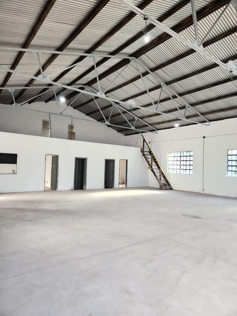 410 m² Covered Warehouse for Rent in Hurlingham