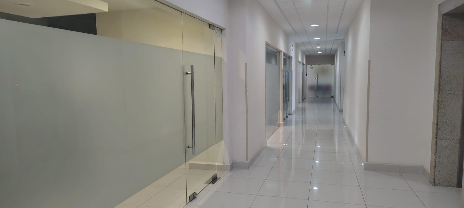 Furnished and fully equipped office in Torre Vertice Montecristo