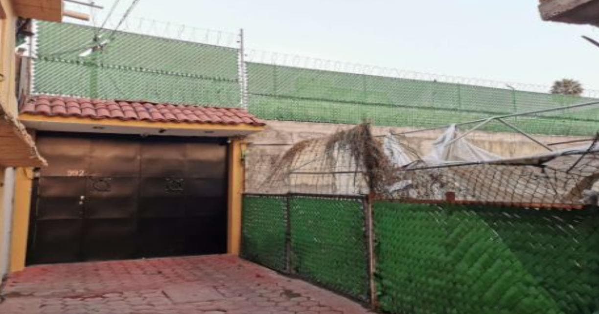 House for sale in Santa María Aztahuacán, Iztapalapa.
