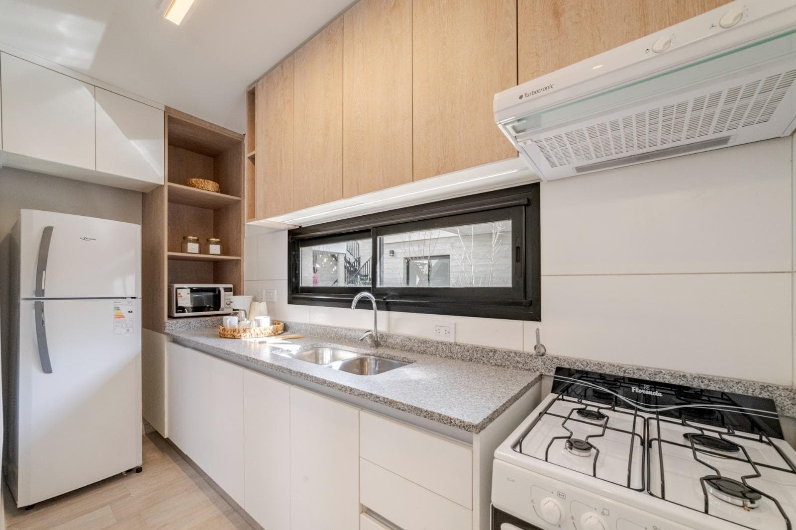 BRAND-NEW, FULLY FURNISHED DUPLEX