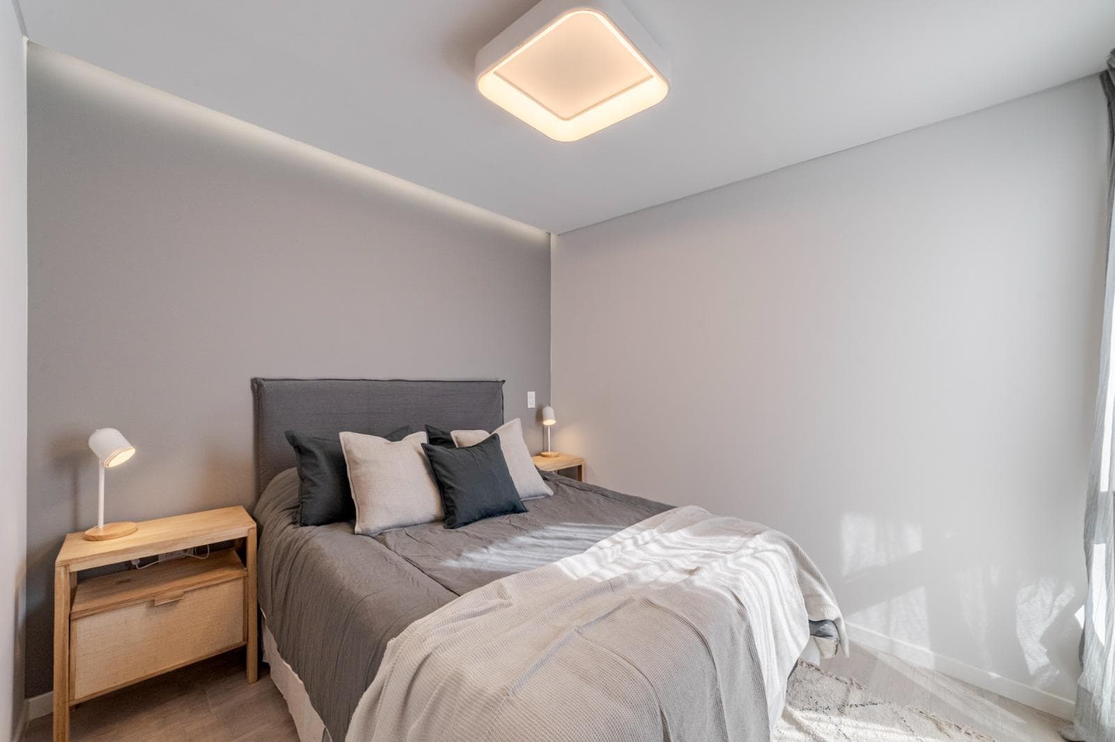 BRAND-NEW, FULLY FURNISHED DUPLEX