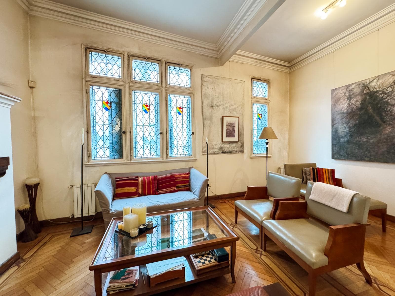 Incredible 5-Bedroom House with Guest House and Terrace in Almagro Norte