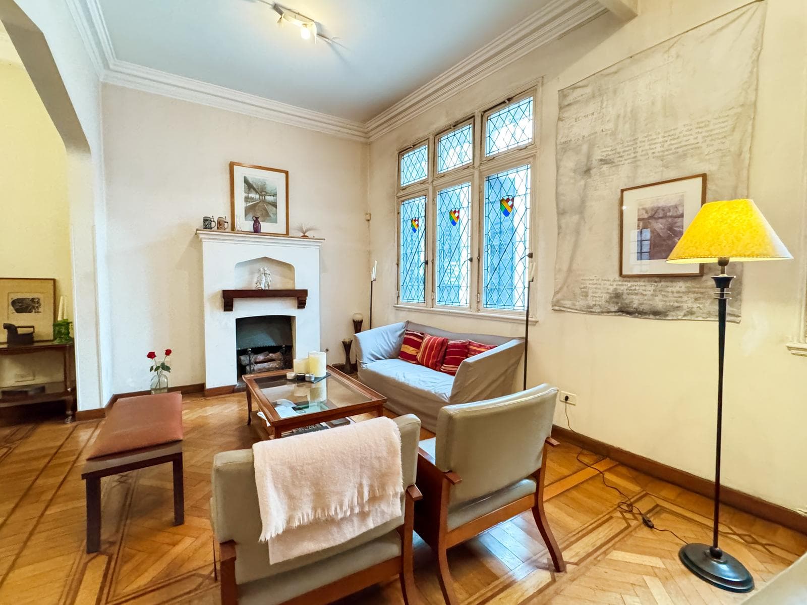 Incredible 5-Bedroom House with Guest House and Terrace in Almagro Norte