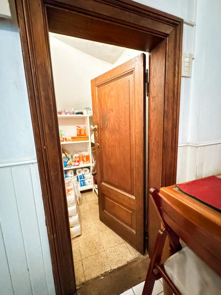 Incredible 5-Bedroom House with Guest House and Terrace in Almagro Norte