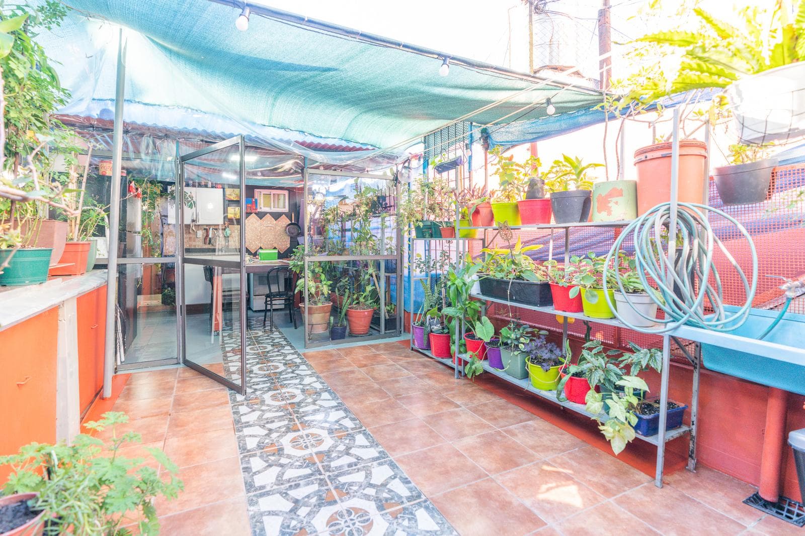 A 4-room apartment, renovated to look brand new, with a terrace and grill. No maintenance fees