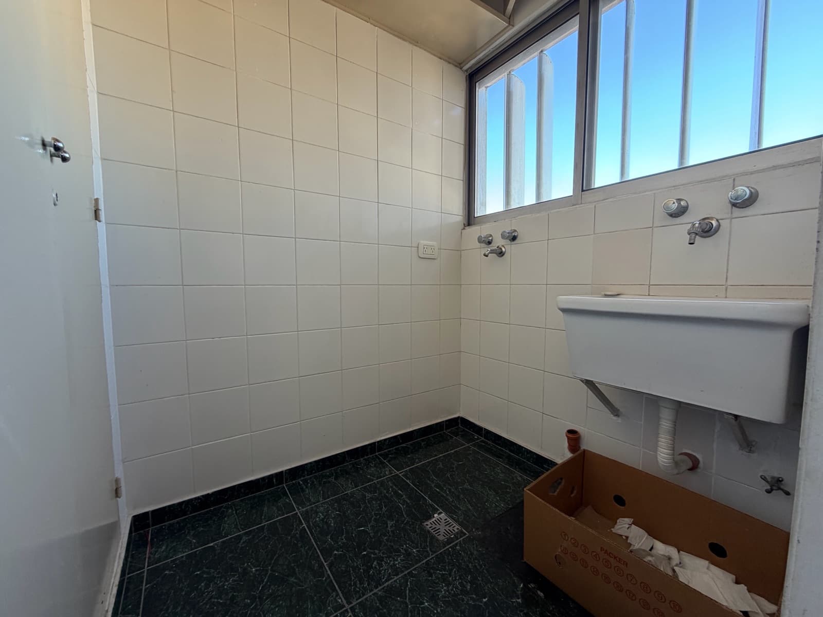 3-BEDROOM APARTMENT FOR SALE IN DOWNTOWN ROSARIO