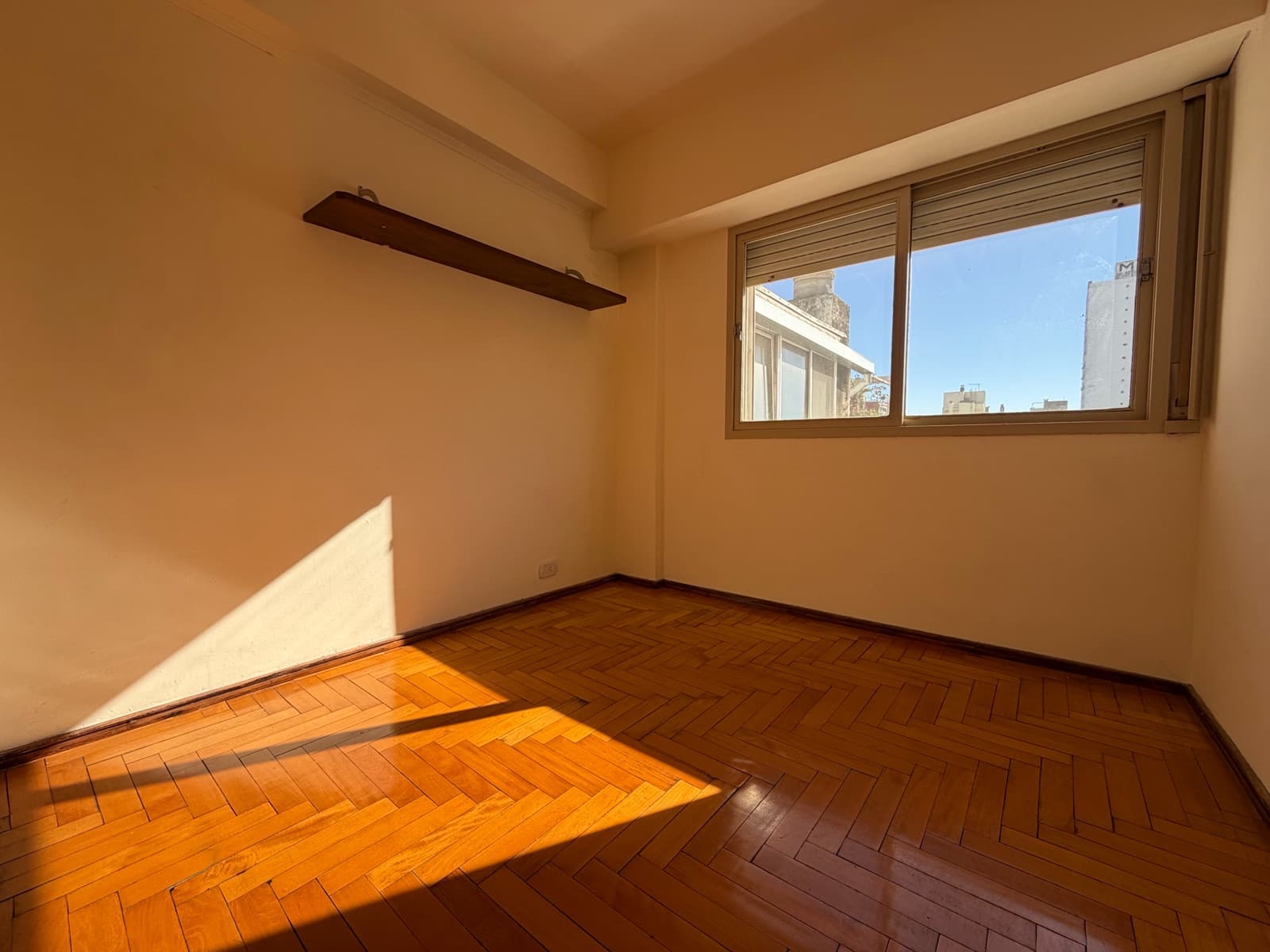 3-BEDROOM APARTMENT FOR SALE IN DOWNTOWN ROSARIO