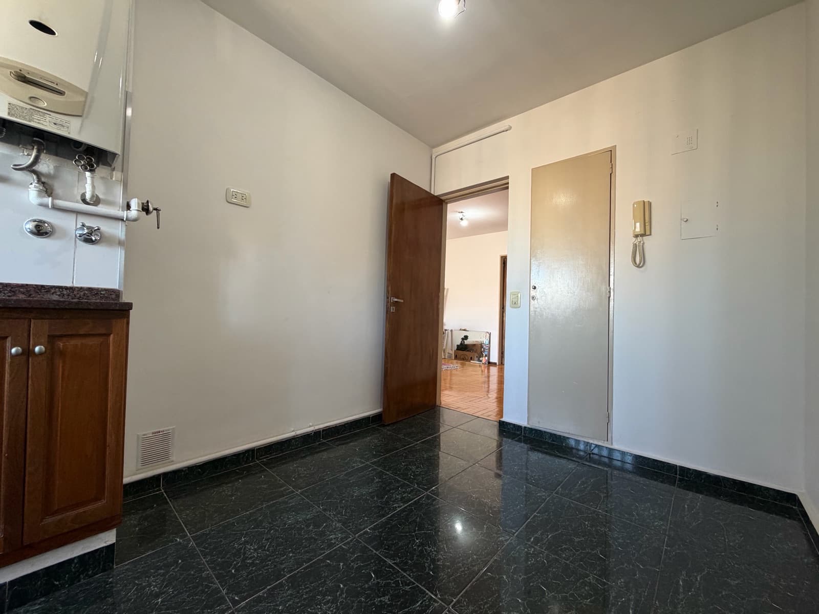 3-BEDROOM APARTMENT FOR SALE IN DOWNTOWN ROSARIO