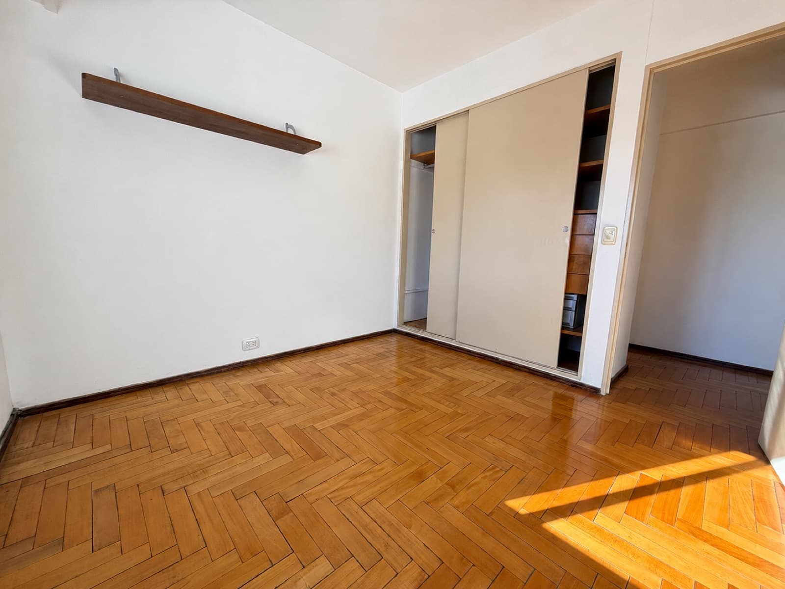 3-BEDROOM APARTMENT FOR SALE IN DOWNTOWN ROSARIO