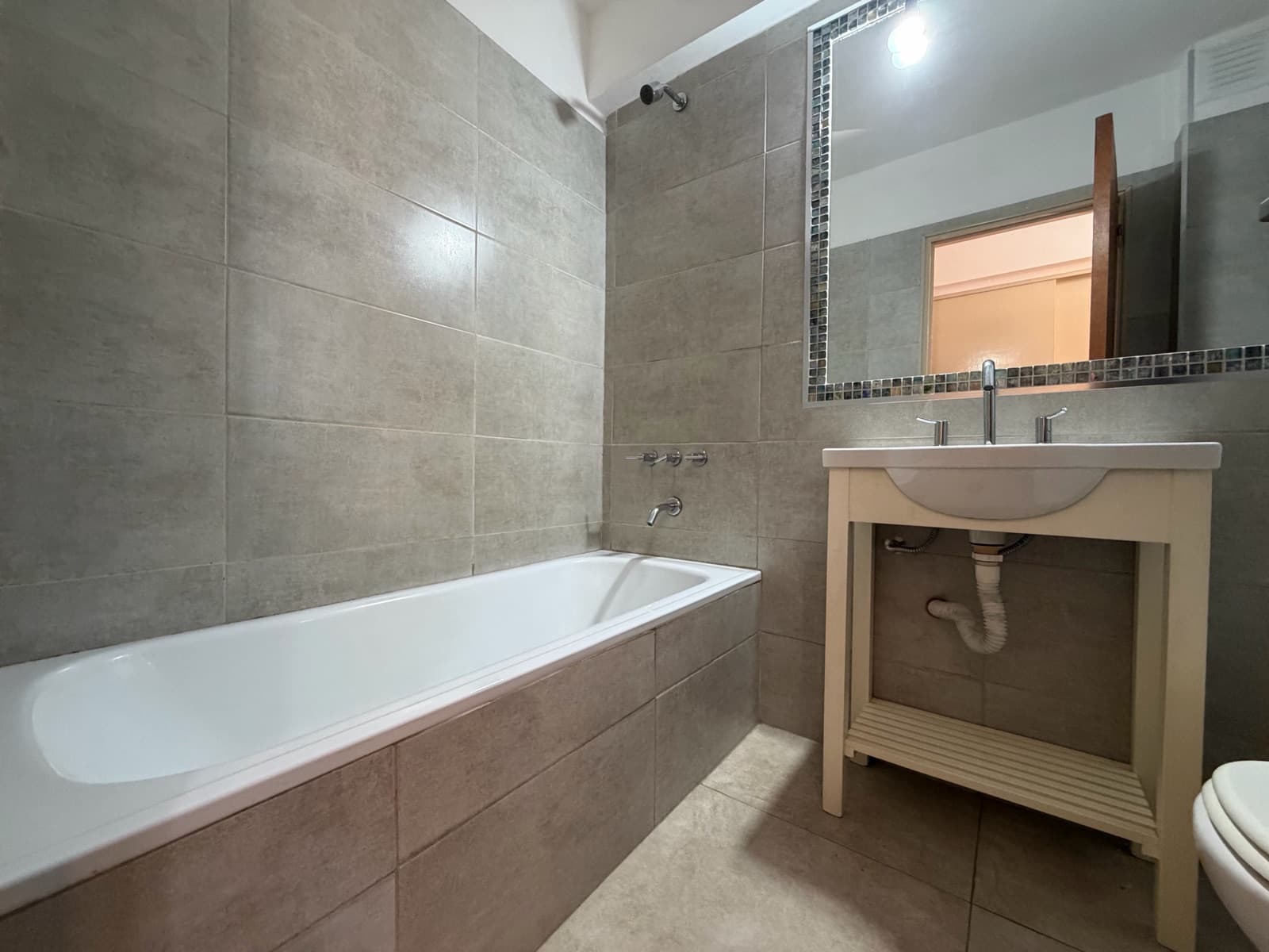 3-BEDROOM APARTMENT FOR SALE IN DOWNTOWN ROSARIO