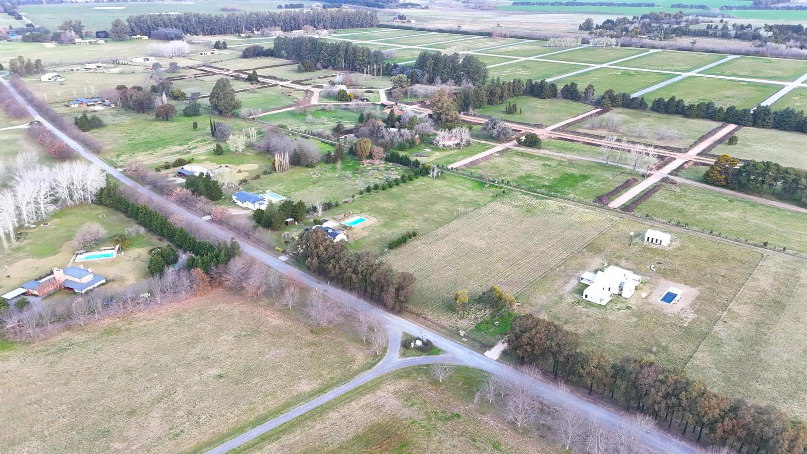 1-hectare lot. Farm for sale at Estancia La Macarena. Neighborhood with amenities