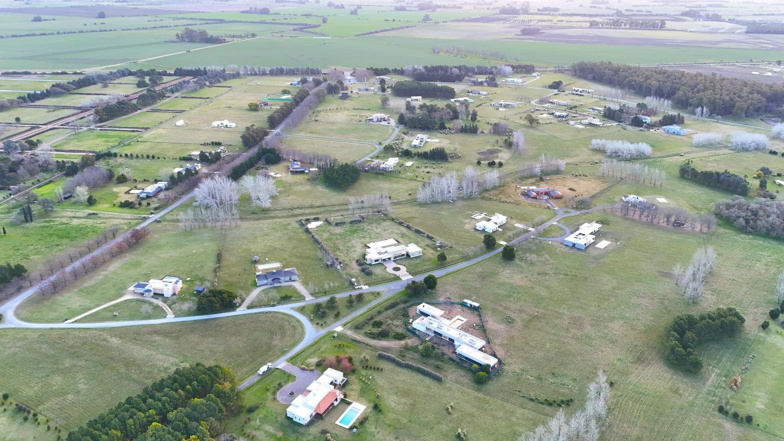 1-hectare lot. Farm for sale at Estancia La Macarena. Neighborhood with amenities