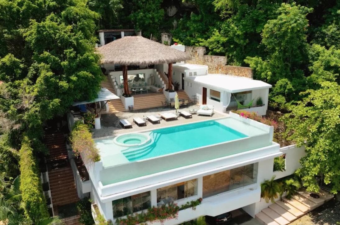 Residential Property for Sale in the Las Brisas Subdivision, "Villa Isabela"