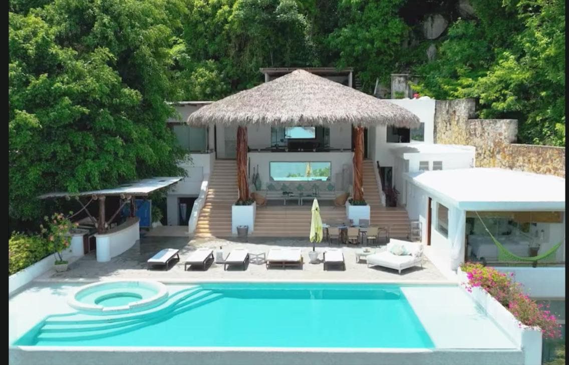 Residential Property for Sale in the Las Brisas Subdivision, "Villa Isabela"