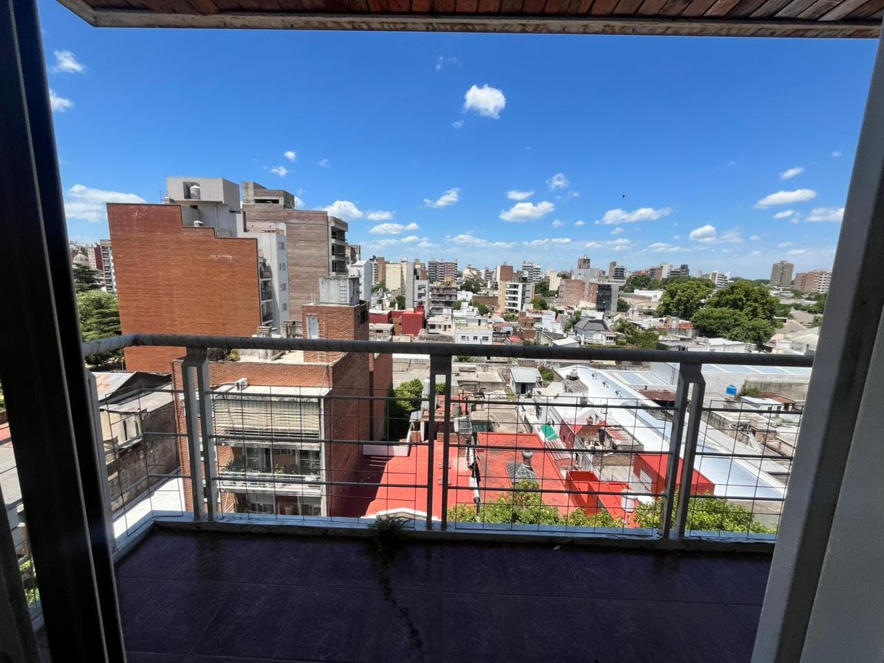 FOR SALE - 2-bedroom apartment with a front-facing balcony - Abasto, Rosario. QUALIFIES FOR A MORTGAGE.