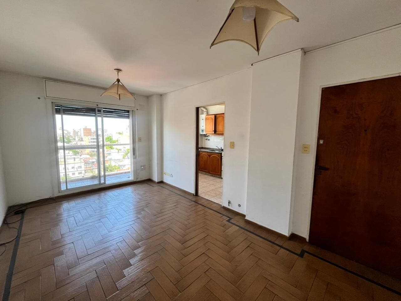 FOR SALE - 2-bedroom apartment with a front-facing balcony - Abasto, Rosario. QUALIFIES FOR A MORTGAGE.