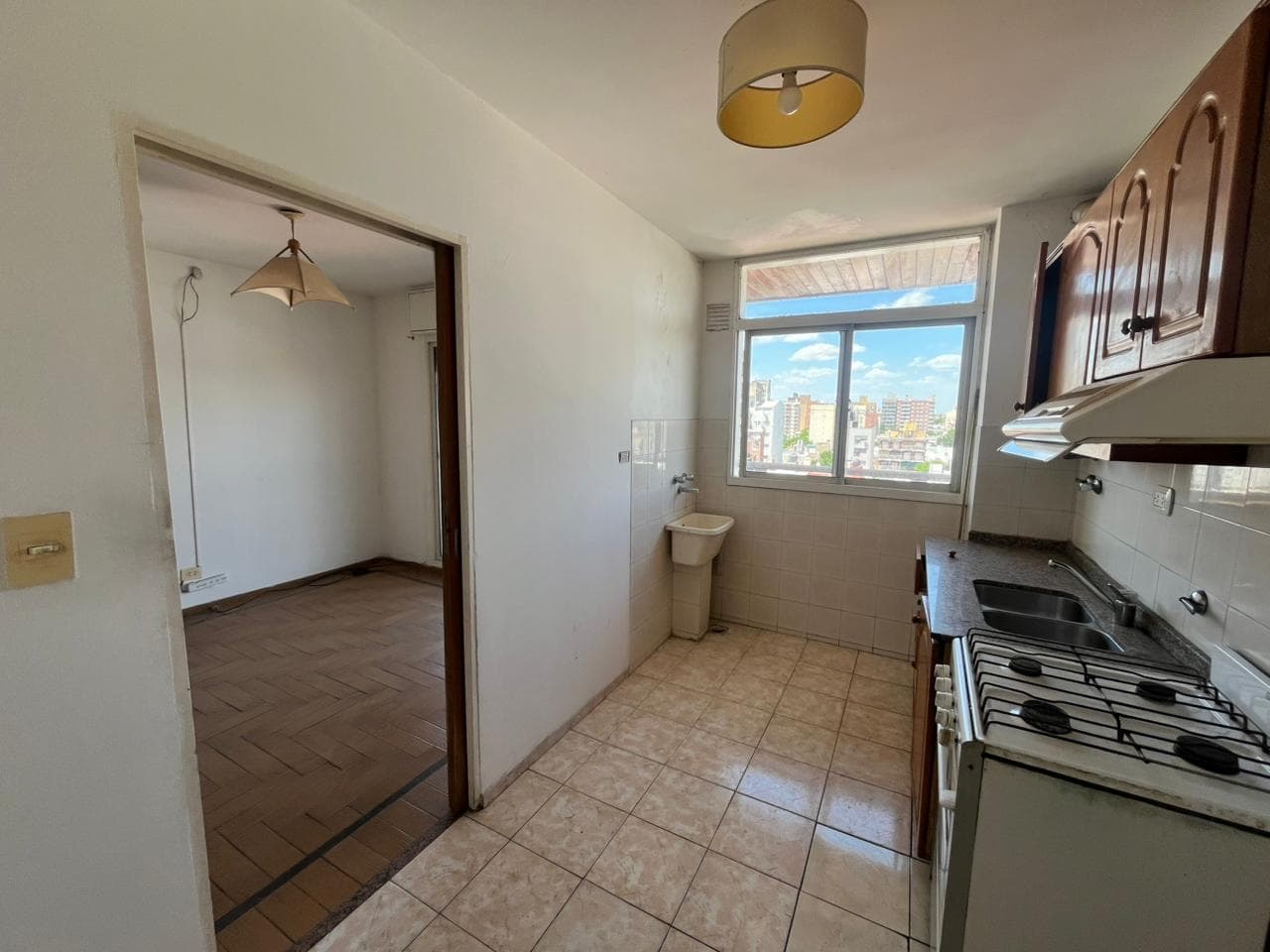 FOR SALE - 2-bedroom apartment with a front-facing balcony - Abasto, Rosario. QUALIFIES FOR A MORTGAGE.