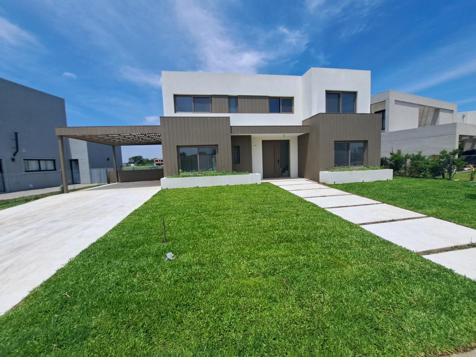 Brand-new 6-room house for sale, overlooking the lagoon, in the Santa Ana neighborhood, Villanueva, Tigre.
