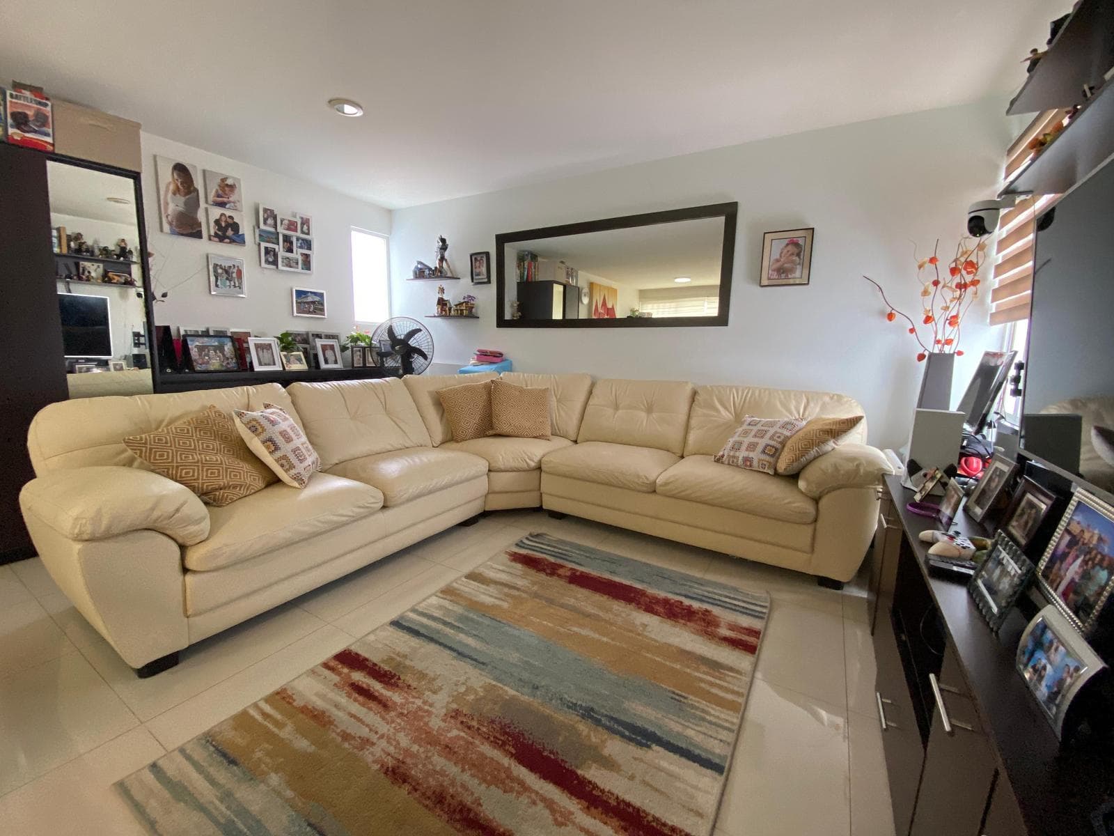3 bedrooms, 98 m2, and a storage room. Tiburcio Sánchez, Merced Gómez